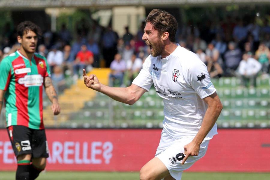 Serie B Manuel Scavone trifft doppelt Sport News Südtirol